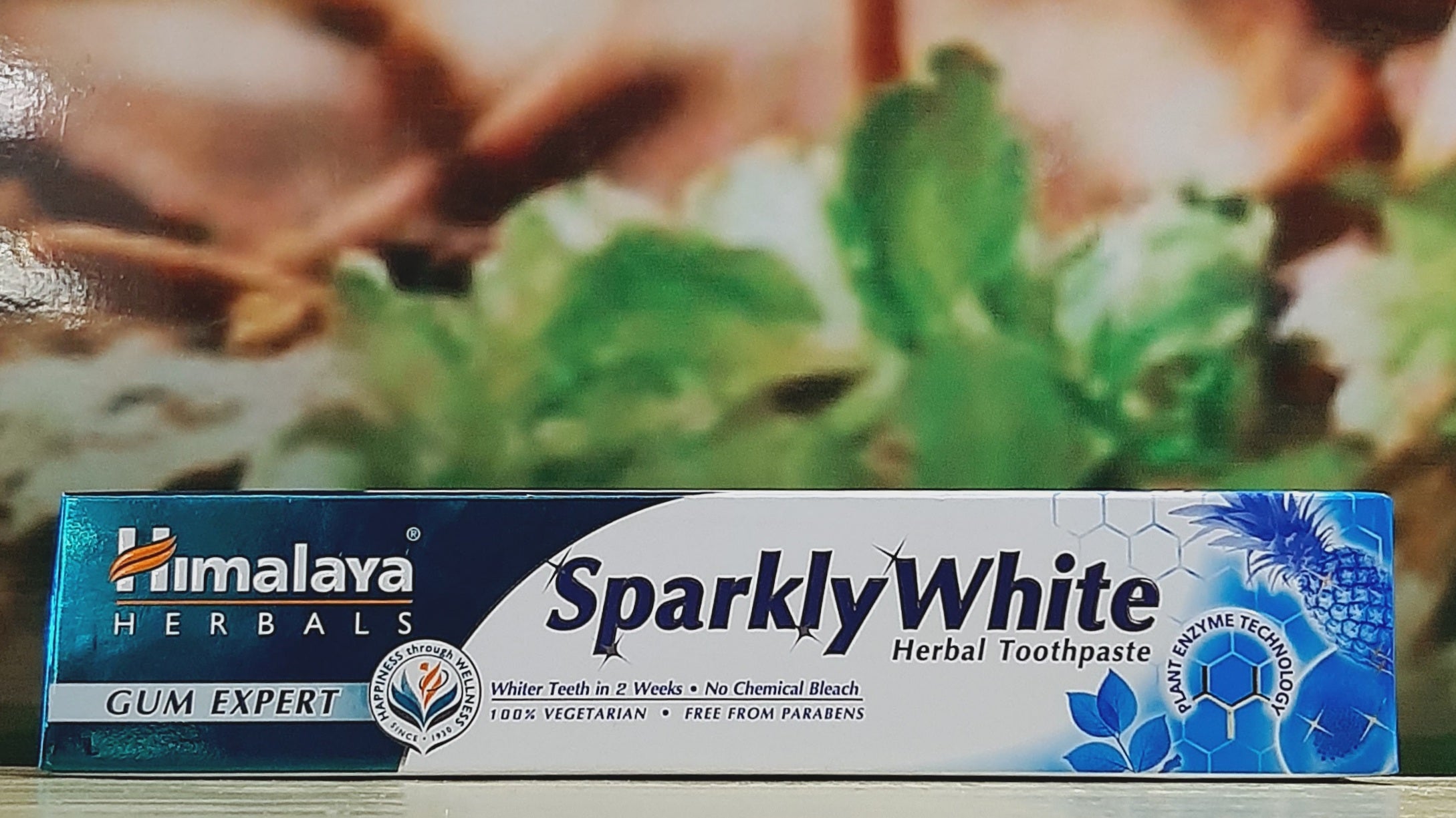 Himalaya herbals Sparkly White toothpaste